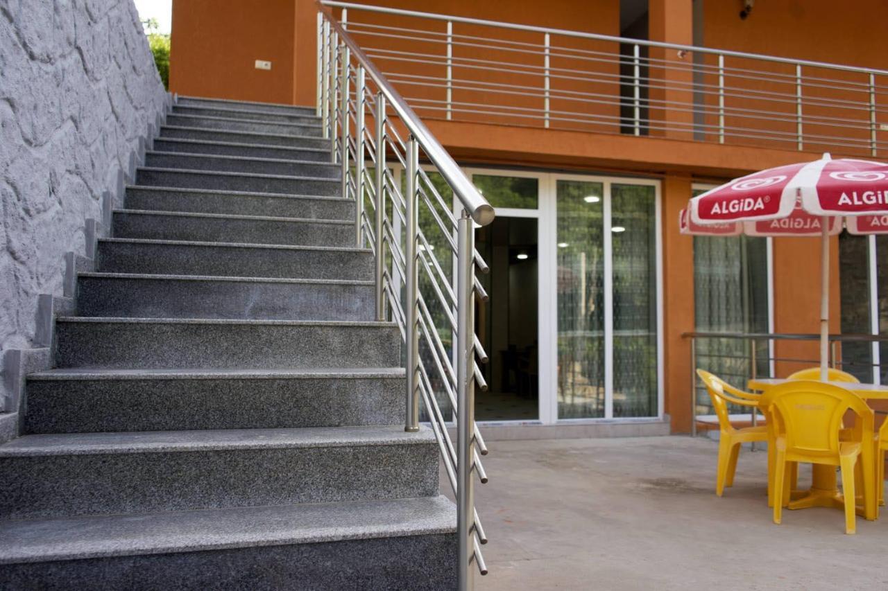 Nira Hotel Gonio Ngoại thất bức ảnh